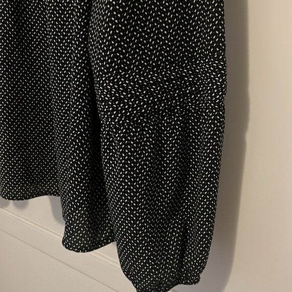 Elegant Lauren Conrad blouse - Picture 3 of 4